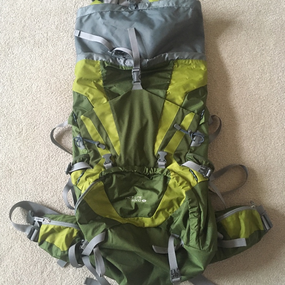 Deuter 60+10 L Act Lite Backpack